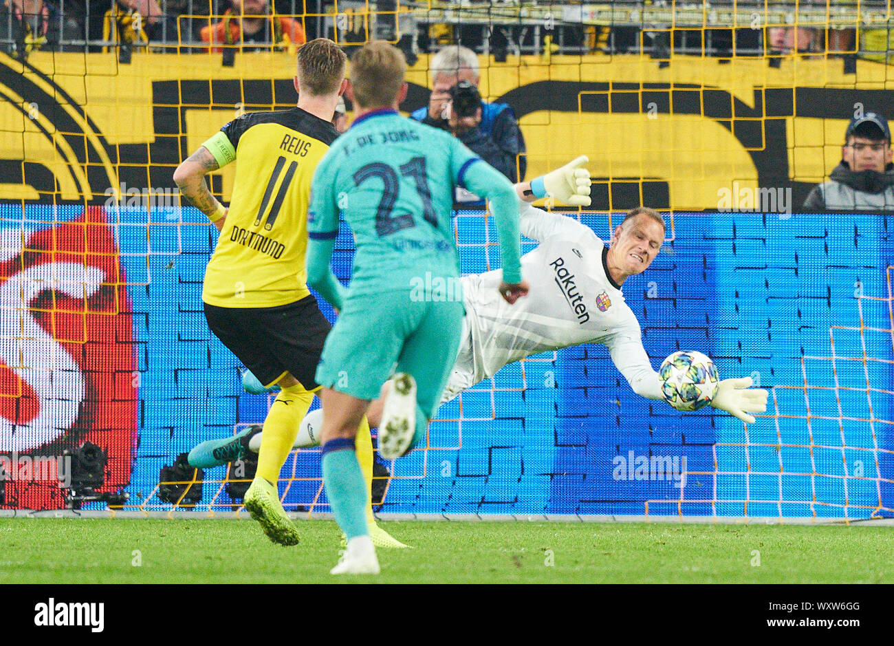 Marc-andré TER STEGEN, Barca 1 Marco REUS, BVB 11 , calci di rigore, 11m, calcio di rigore, azione, scatto singolo, shot sul traguardo, combatte per la palla, le catture e le catture, tenere, difendere, azione, telaio, tagliare, reazione pugno, salvare, BORUSSIA DORTMUND - FC Barcellona 0-0 UEFA Champions League, Dortmund, Settembre 17, 2019 stagione 2019/2020, fase di gruppo Gruppo F, BVB e Barca © Peter Schatz / Alamy Live News Foto Stock