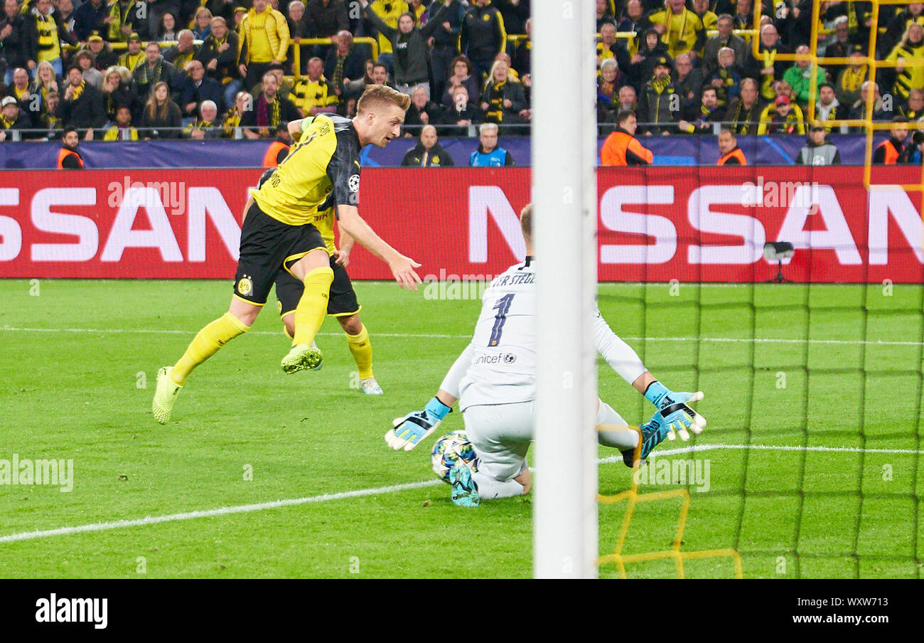 Marco REUS, BVB 11 Marc-andré TER STEGEN, Barca 1 combatte per la palla, le catture e le catture, tenere, difendere, azione, telaio, tagliare, reazione pugno, salvare, BORUSSIA DORTMUND - FC Barcellona 0-0 UEFA Champions League, Dortmund, Settembre 17, 2019 stagione 2019/2020, fase di gruppo Gruppo F, BVB e Barca © Peter Schatz / Alamy Live News Foto Stock