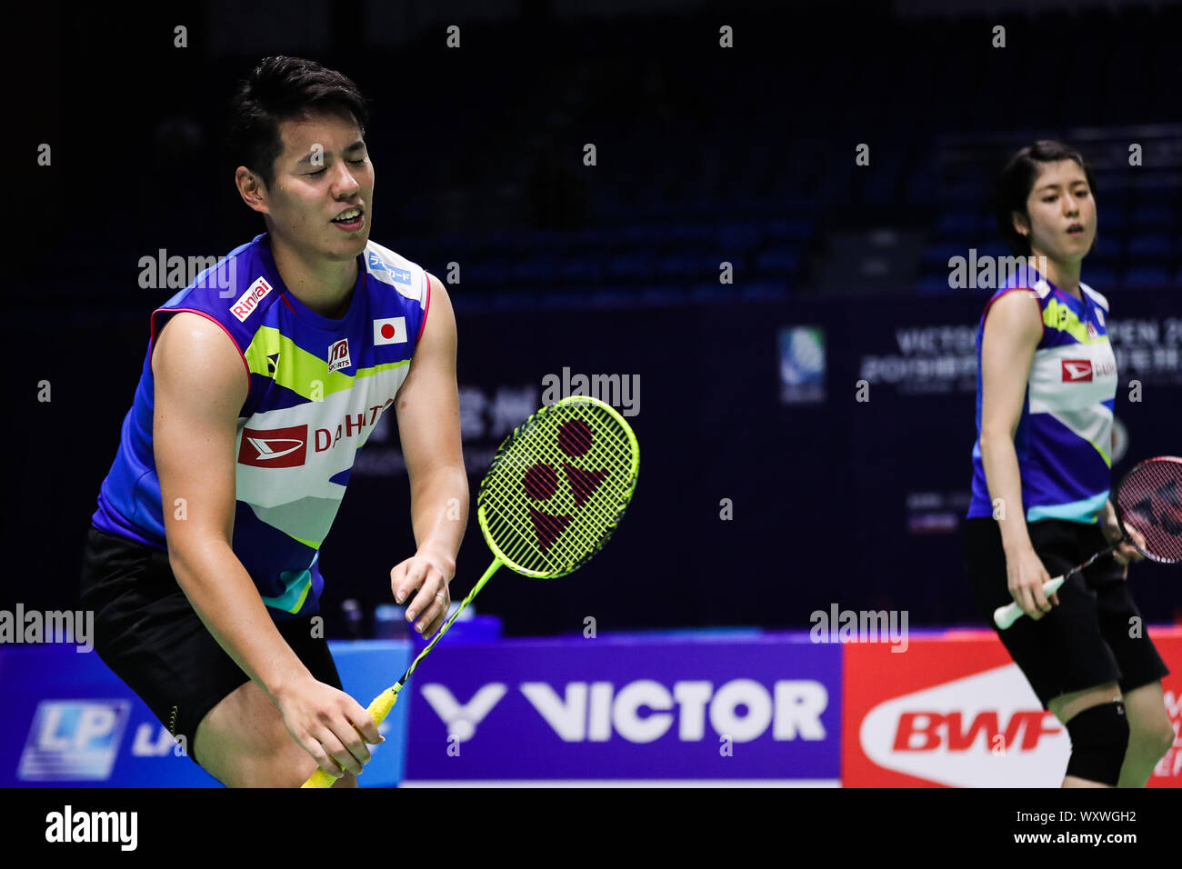 Professionali giapponesi badminton giocatori Kohei Gondo e Ayane Kurihara competere contro il cinese professional badminton giocatori Wang Yilv e Huang Dongping al primo round del doppio misto a Victor China Open 2019, nella città di Changzhou, est cinese della provincia di Jiangsu, 18 settembre 2019. Professionali giapponesi badminton giocatori Kohei Gondo e Ayane Kurihara furono sconfitti dai cinesi professional badminton giocatori Wang Yilv e Huang Dongping con da 0 a 2 in corrispondenza del primo round del doppio misto a Victor China Open 2019, nella città di Changzhou, est cinese della provincia di Jiangsu, 18 settembre 2019. Foto Stock