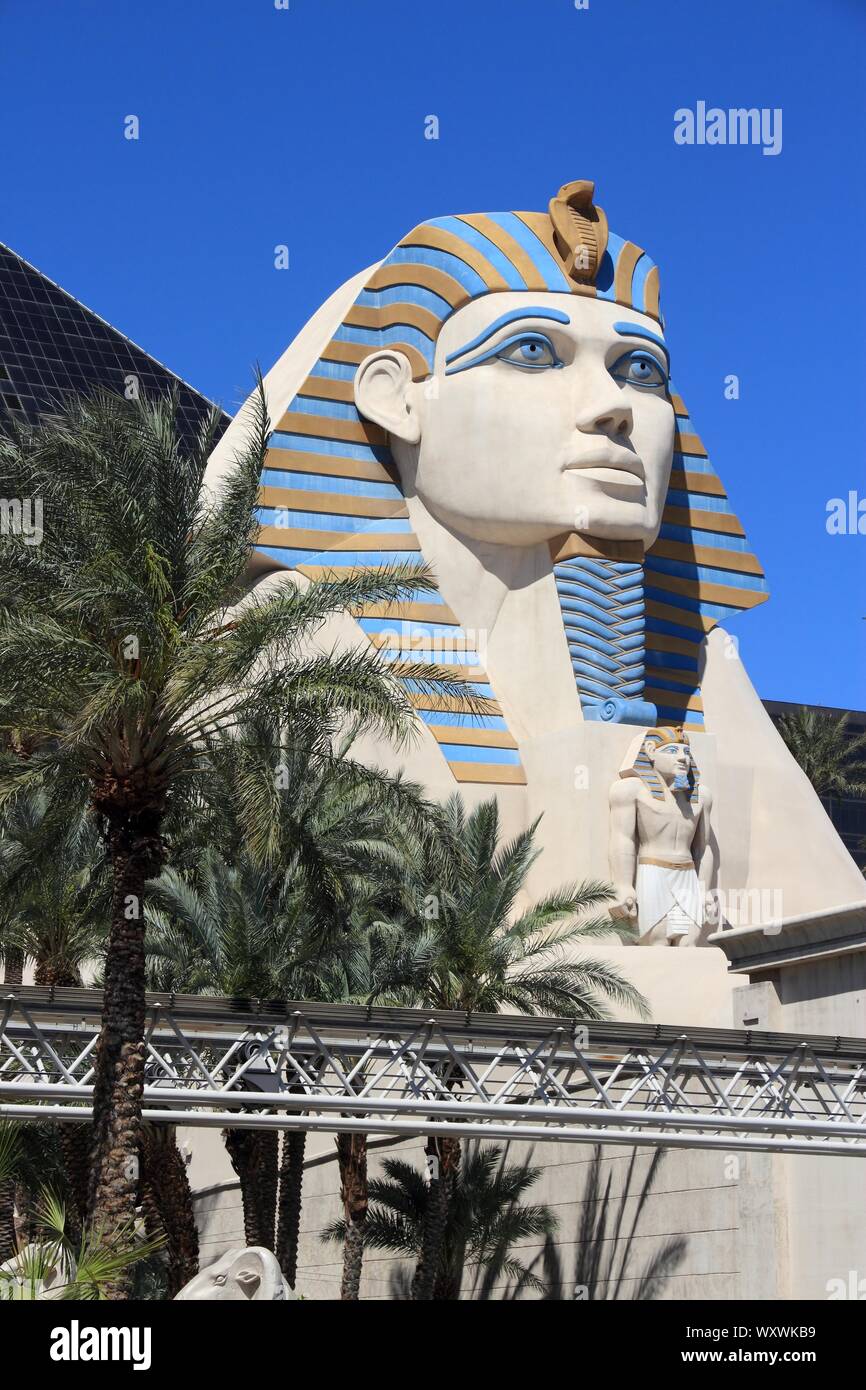 LAS VEGAS, Stati Uniti d'America - 14 Aprile 2014: Luxor vista resort di Las Vegas. Si tratta di uno dei dieci alberghi più grandi al mondo con 4,408 camere. Foto Stock