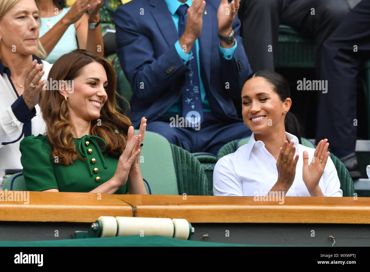 Caterina, duchessa di Cambridge, Meghan, duchessa di Sussex, Pippa Middleton nel Royal Box sul Centre Court durante il giorno dodici del Wimbledon Tennis campionati a tutti England Lawn Tennis e Croquet Club sulla luglio 13, 2019 a Londra, Inghilterra. Foto Stock