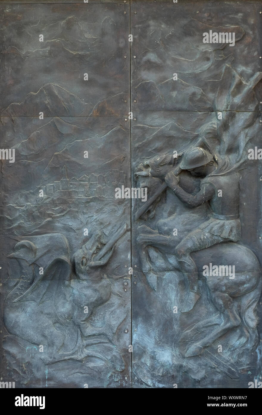 San Giorgio che uccide il drago, la porta di San Pietro la cattedrale cattolica in bar, Montenegro Foto Stock