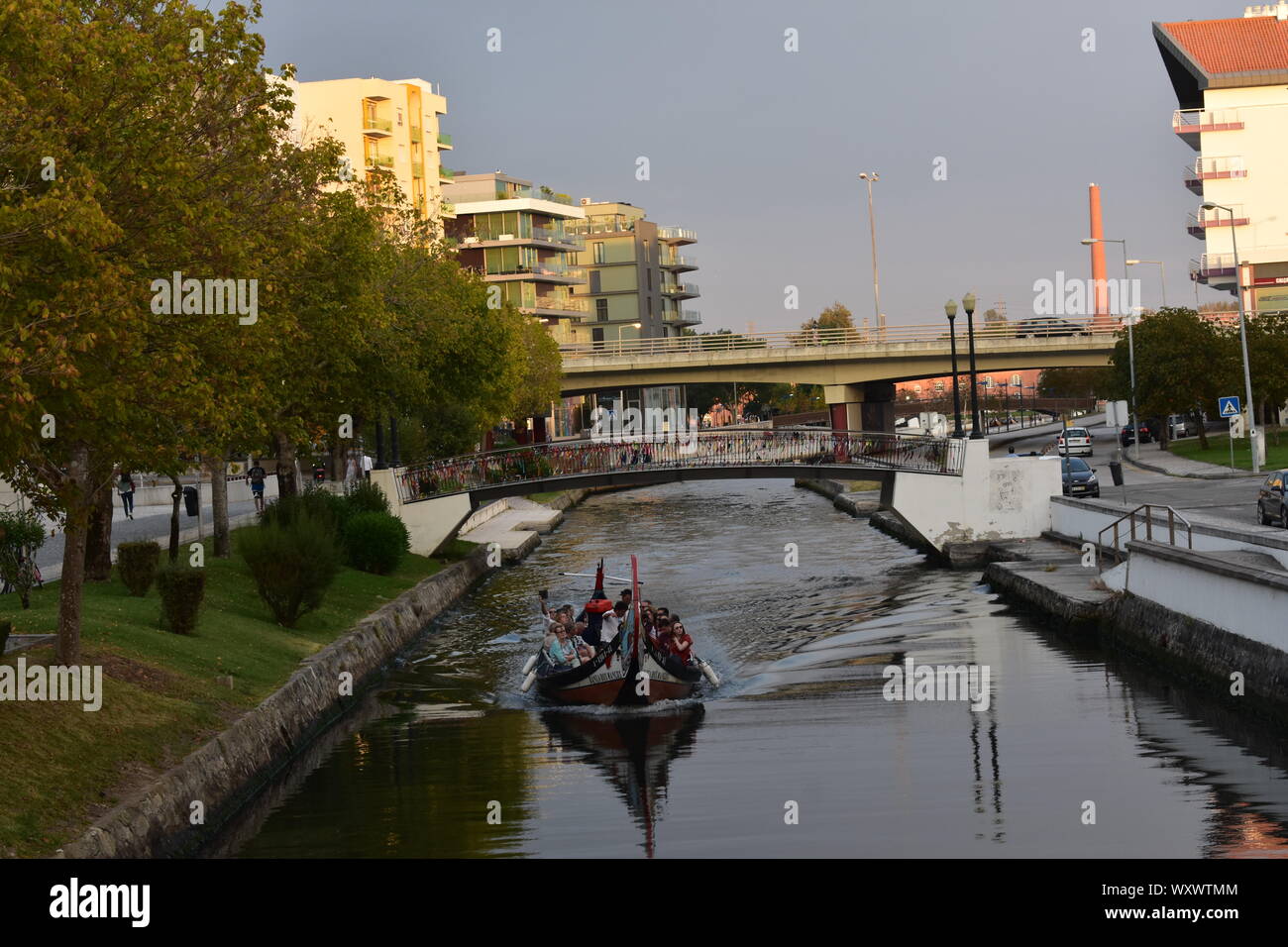 Nella foto possiamo vedere il 'di Ria de Aveiro' dove le barche denominata 'Moliceiros' ride con i turisti Foto Stock