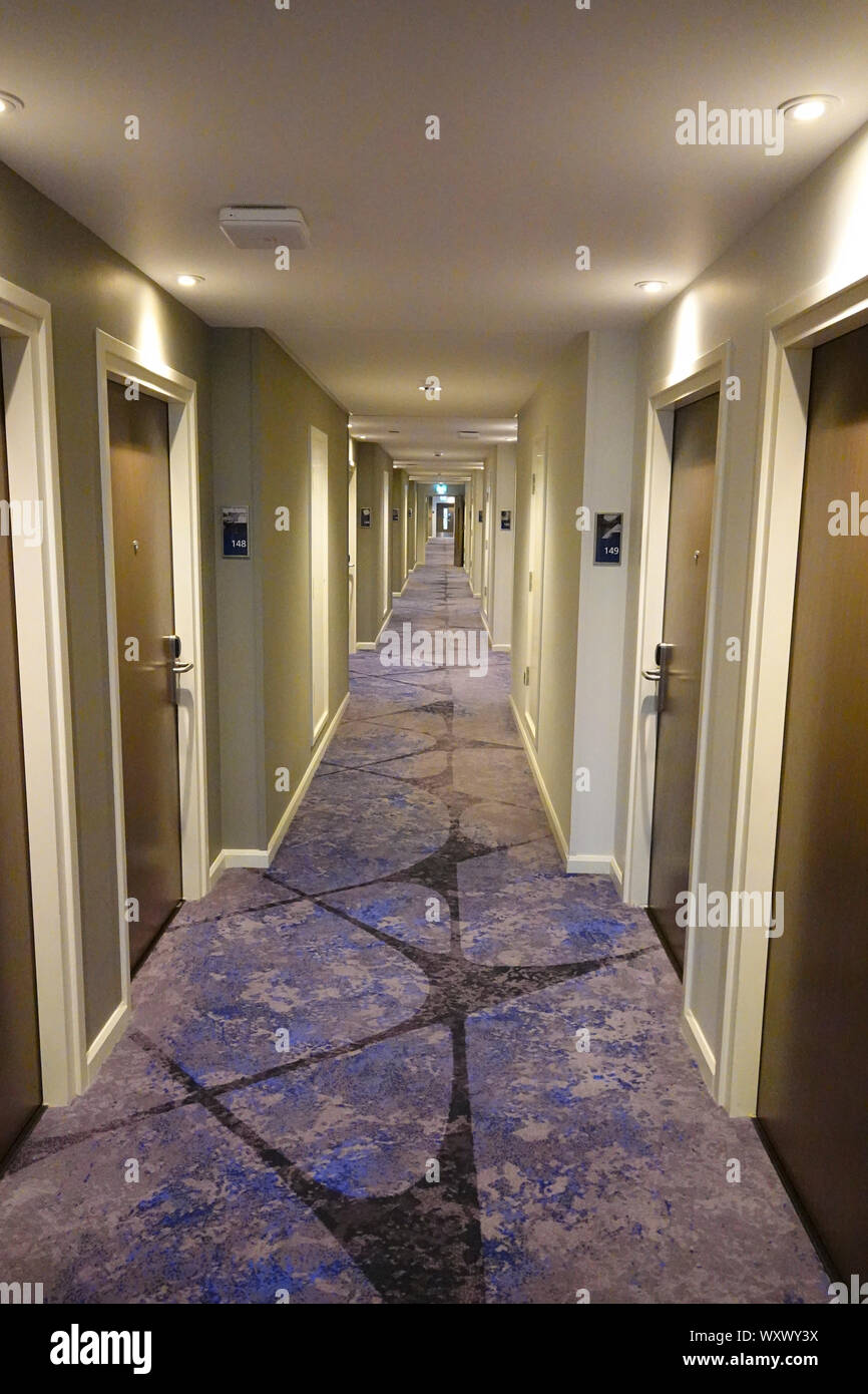 Hotel moderno ed economico corridoio Foto Stock