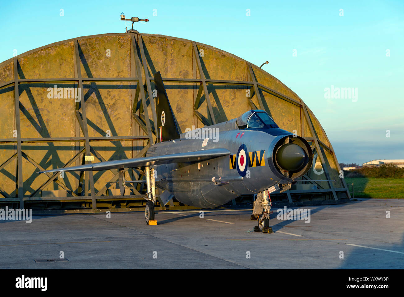 RAF Lightning XR768, nightshoot in Cornovaglia Aviation Heritage Centre Foto Stock