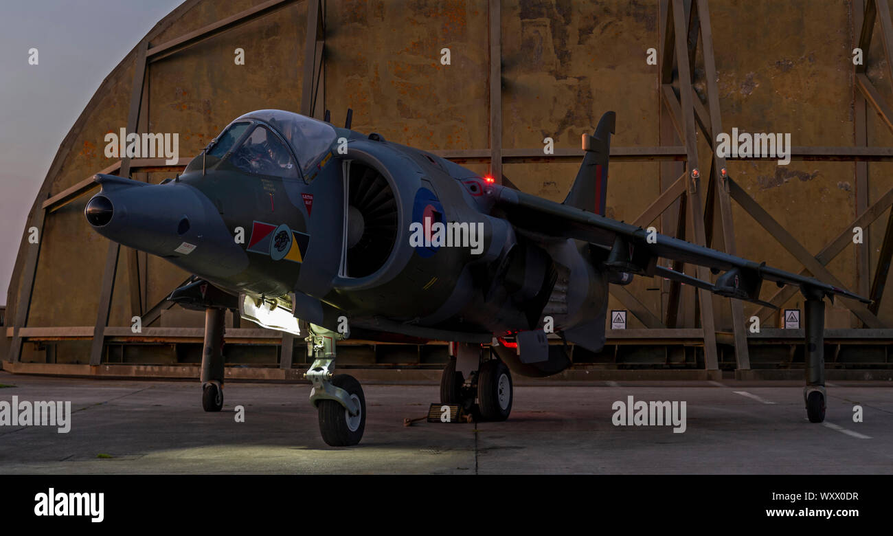 Hawker Siddeley, RAF Harrier Jet GR3 XV753 a nightshoot in Cornovaglia Aviation Heritage Centre Foto Stock