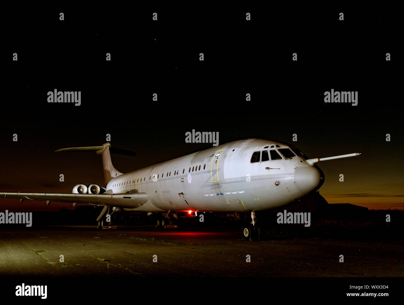 RAF Vickers VC-10K3 a nightshoot in Cornovaglia Aviation Heritage Centre Foto Stock