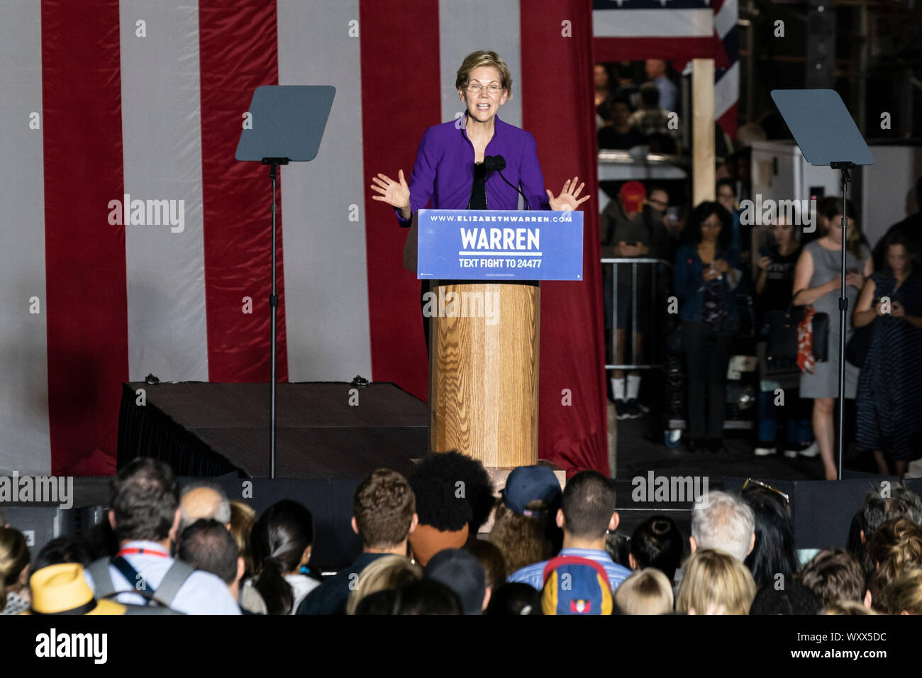 New York, Stati Uniti. Xvii Sep, 2019. Candidato presidenziale democratico Senatore USA Elizabeth Warren parla durante un rally a Washington Square Park di New York City. Credito: SOPA Immagini limitata/Alamy Live News Foto Stock