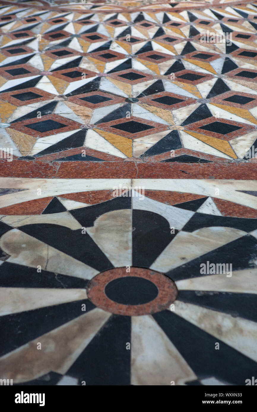 Pavimento in marmo decorato immagini e fotografie stock ad alta risoluzione  - Alamy