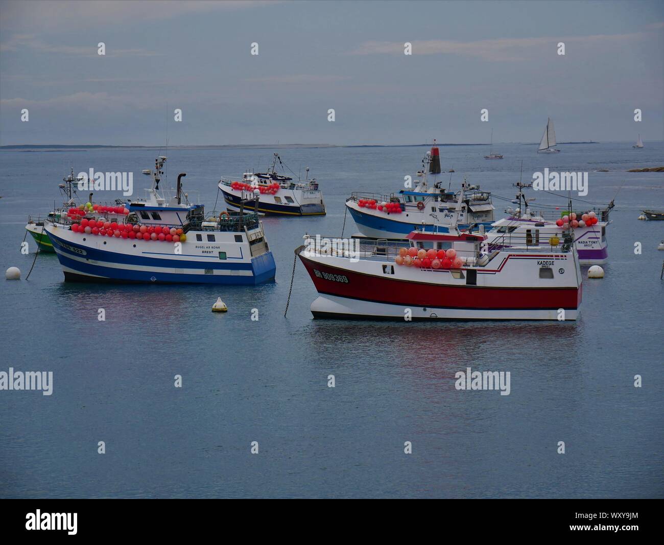 Bateaux de Peche , port du conquet , port de Peche , chalutiers un l'entrée du Port du conquet , peche en haute mer , peche artisanale / industrielle Foto Stock