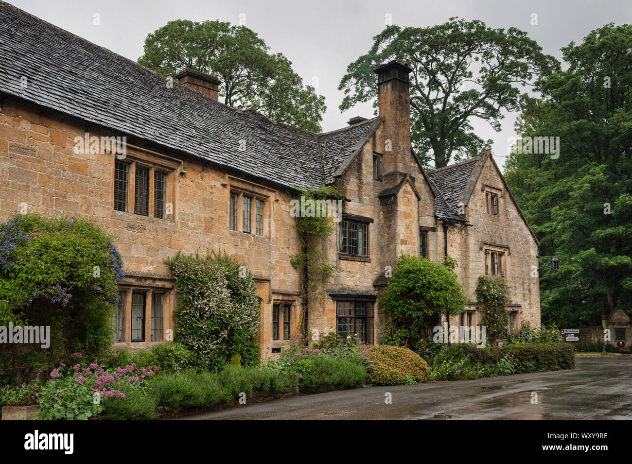 Stanton è un villaggio nel distretto di Cotswolds del Gloucestershire ed è costruito completamente di pietre di Cotswold, un color miele calcare giurassico Foto Stock