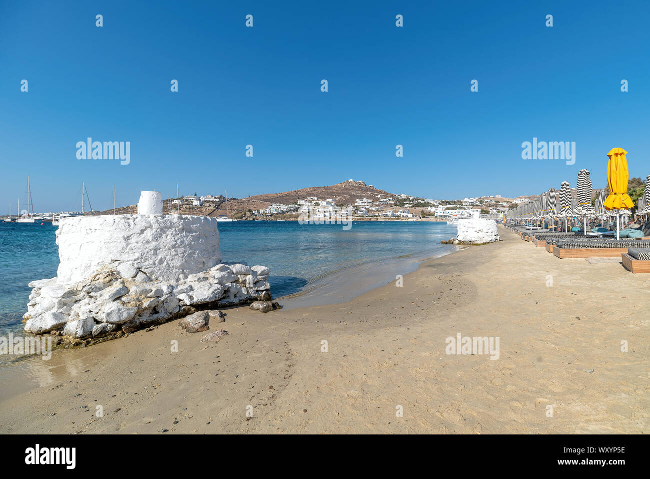 Vista della spiaggia di Ornos e village - Mykonos isola - mare Egeo - Grecia Foto Stock