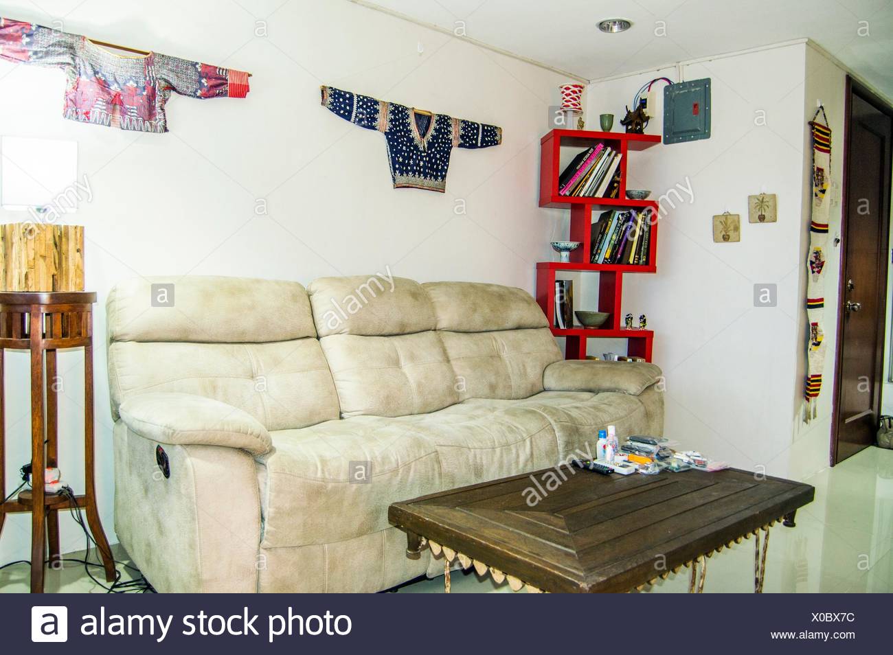 Soggiorno sala interna con mobili antichi e moderni e decor, centro ... Mobili antichi modernizzati
