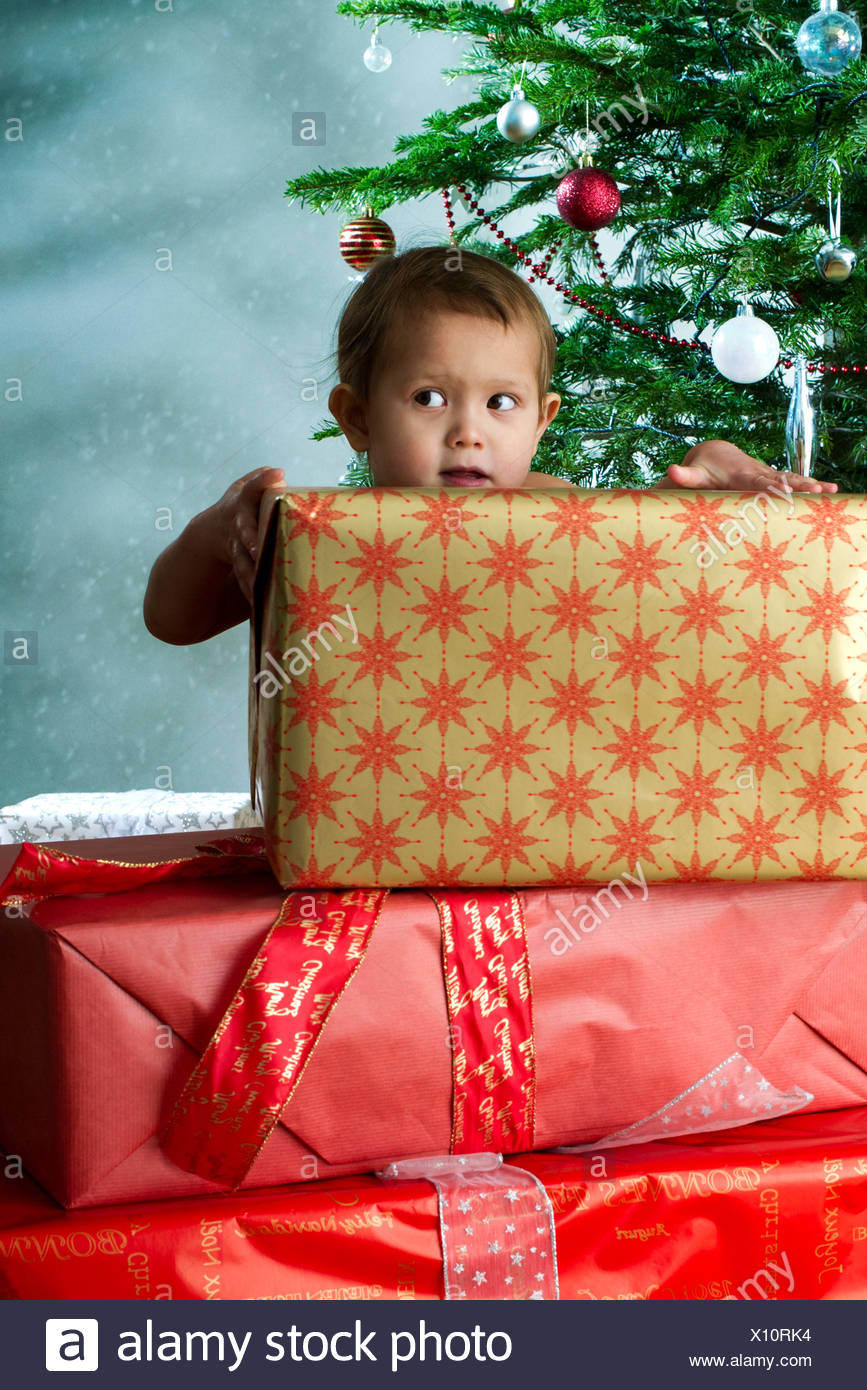 Regali Natale Carini.Regali Per Bambini Carini Immagini E Fotos Stock Alamy