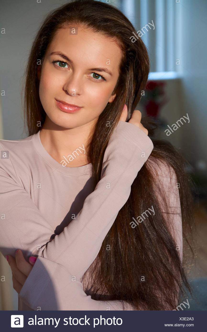 Ritratto Di Una Giovane E Bella Ragazza Russa Foto Stock Alamy