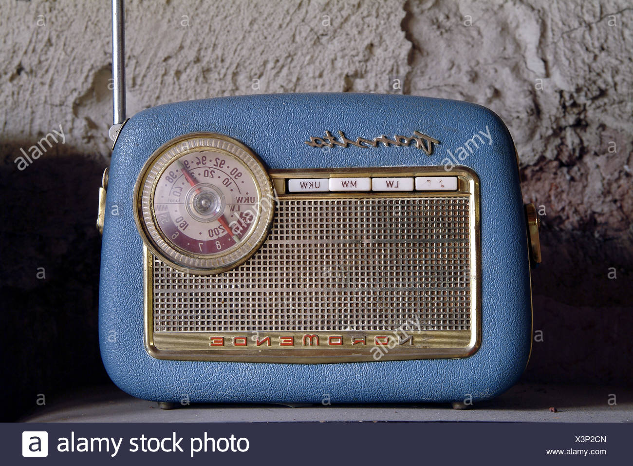 Nostalgia Radio A Transistor Radio Nordmende Transito Nordmende Radio Nordmende Radio A Transistor La Radiodiffusione Ricevitore Broadcast Destinatario Reception Messaggi Musica Trasmettitore Frequenza Impostazione Apparecchio Elettrico