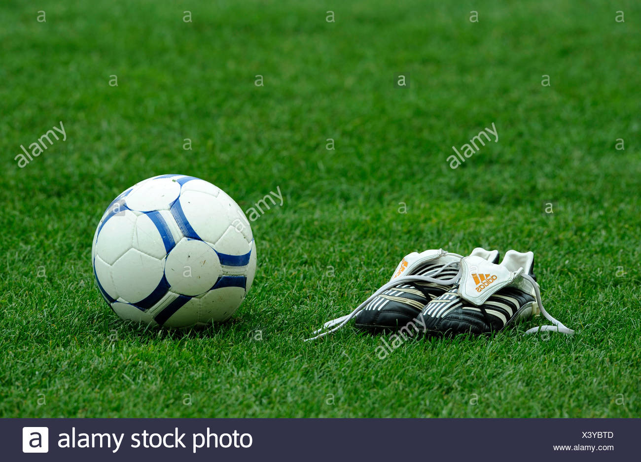 stock scarpe da calcio