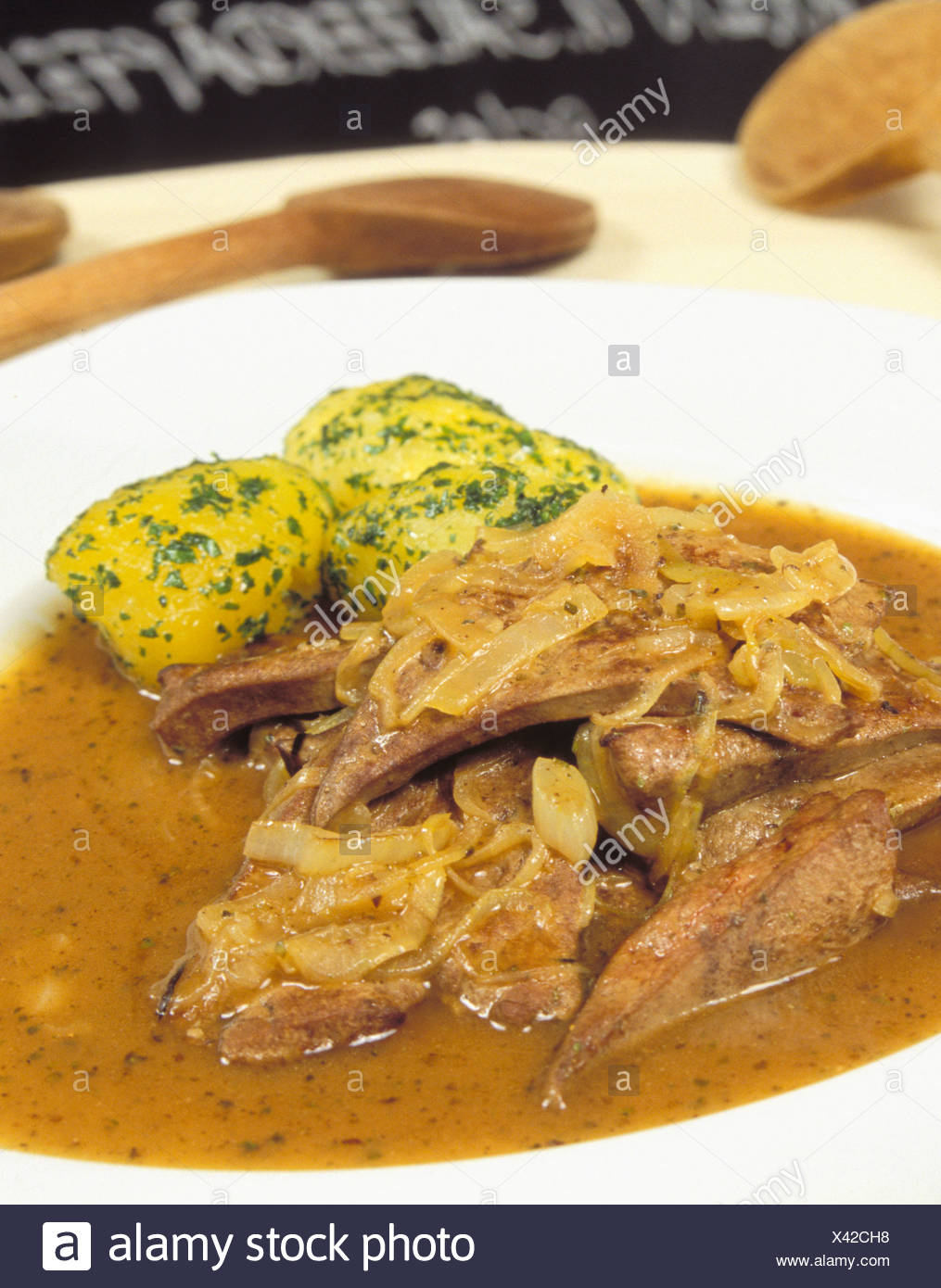 Fegato Fritto Con Patate Foto Immagine Stock 277878308
