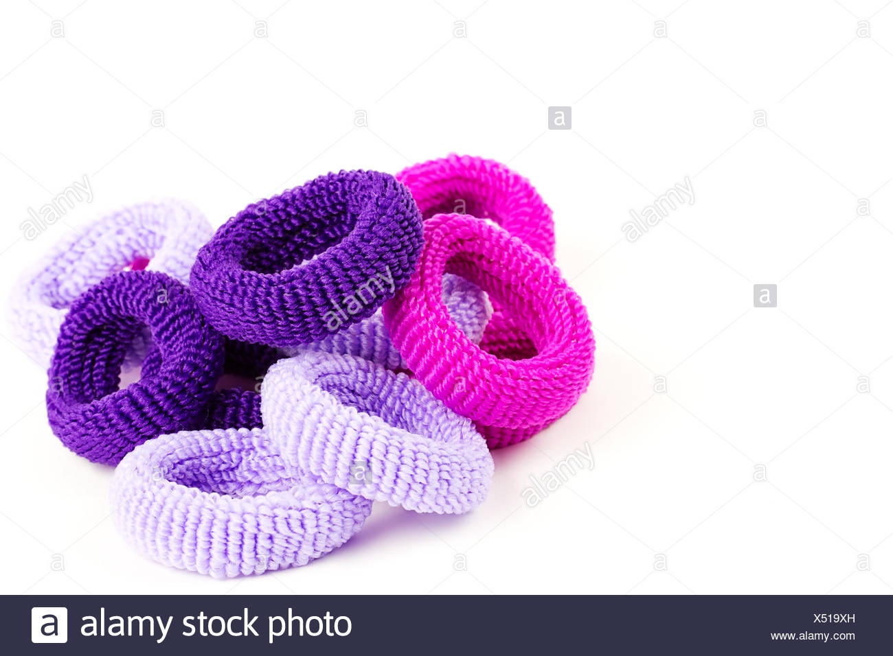 Viola fasce per capelli Foto stock - Alamy