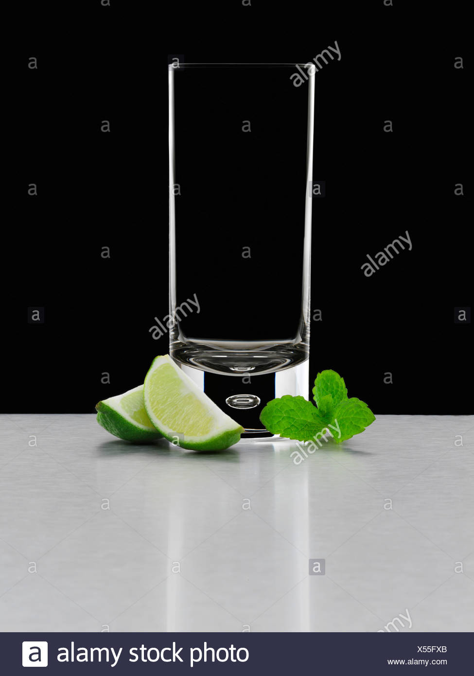 Bicchiere Vuoto Per Un Mojito Foto Stock Alamy