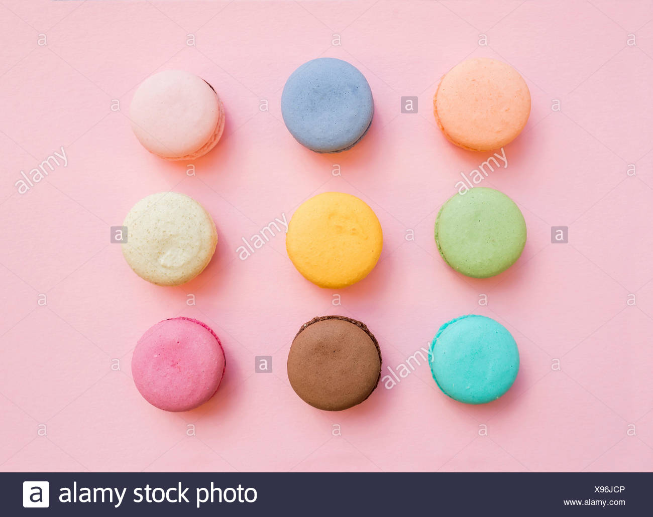 Dolci Francesi Colorati Macaron Biscotti Rosa Pastello Sfondo Vista Superiore Foto Stock Alamy