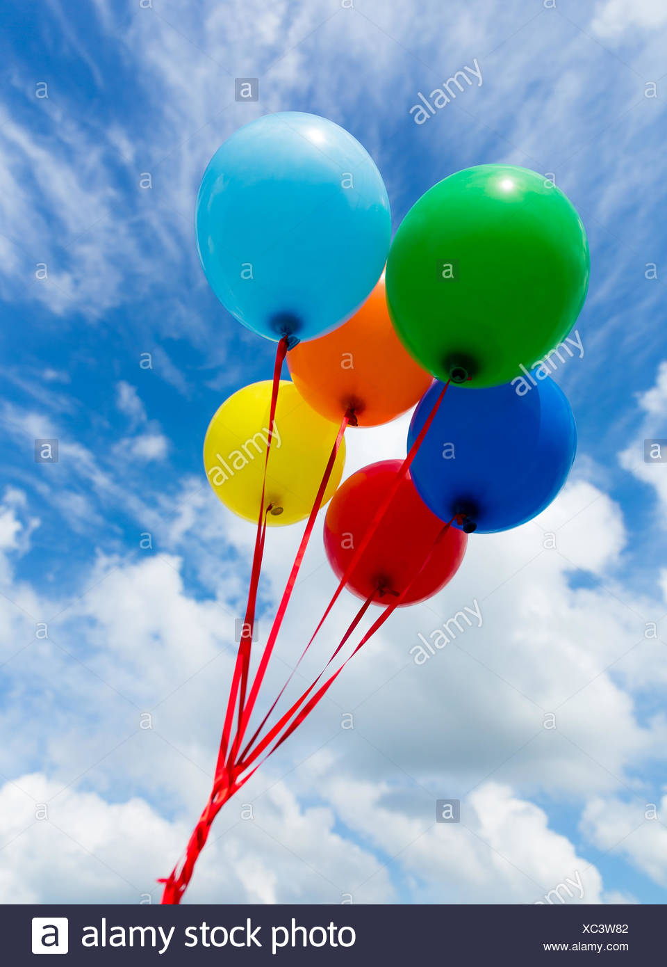 Palloncini Colorati Nel Cielo Foto Stock Alamy