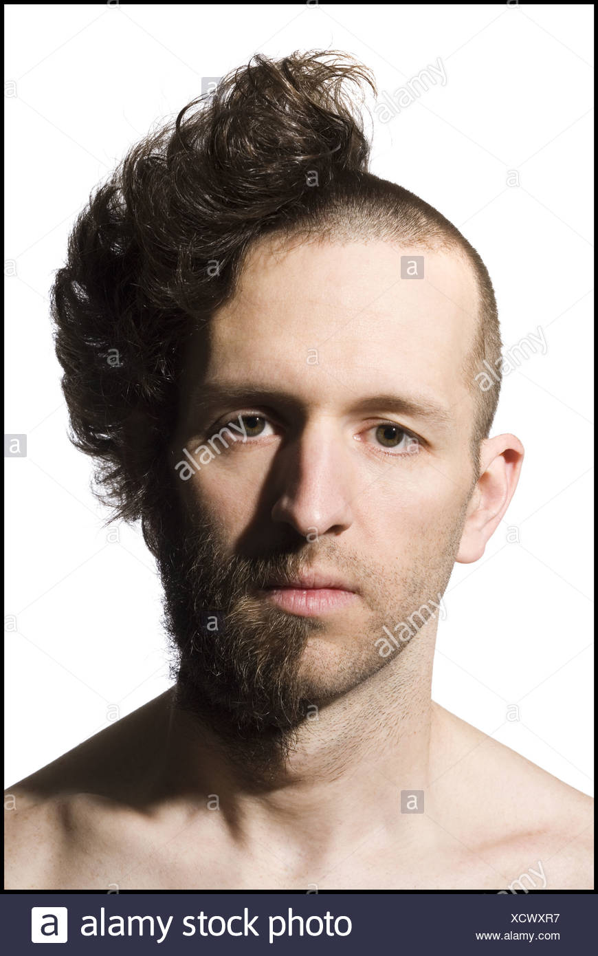 Uomo Con Meta Testa Rasata E Barba Foto Stock Alamy