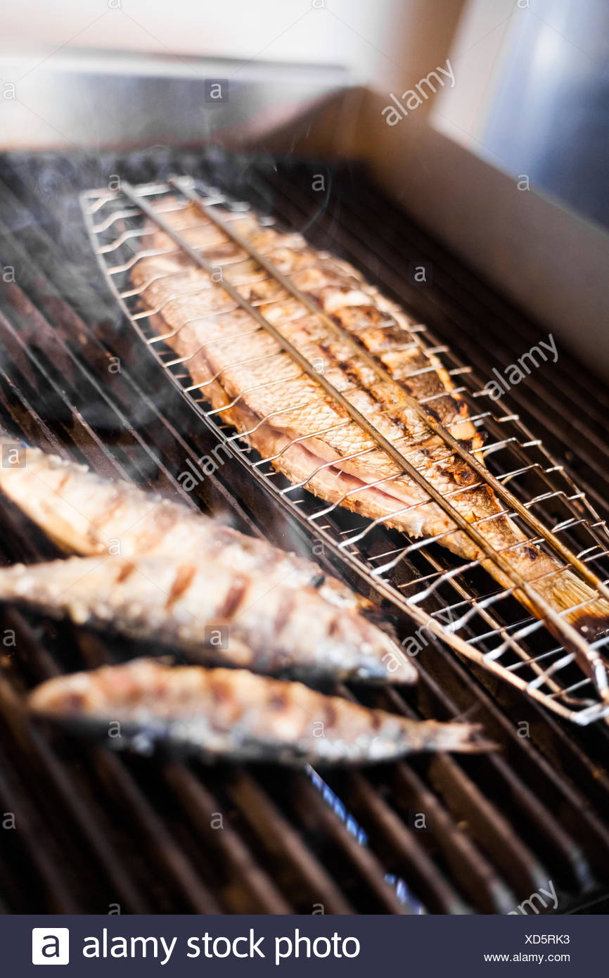 Pesce Alla Griglia In Un Ristorante Portoghese Foto Immagine Stock