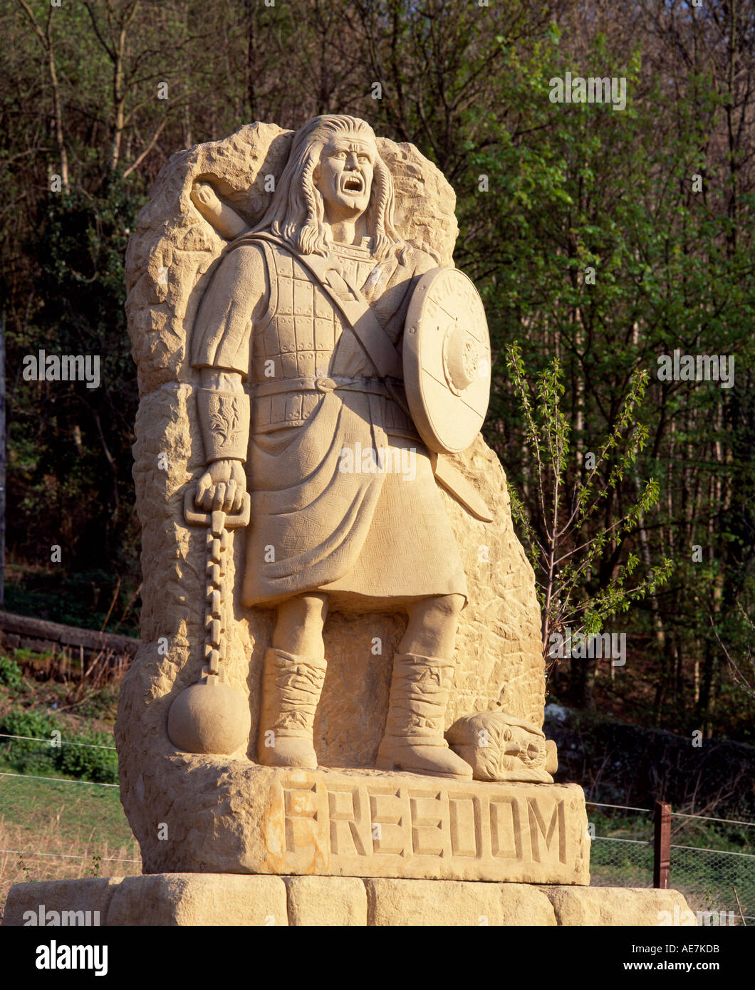 uma-estatua-de-mel-gibson-sob-o-disfarce