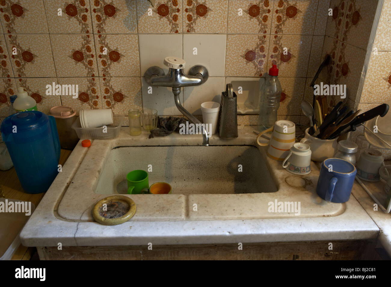 Kitchen Sink Fotos Kitchen Sink Imagens De Stock Alamy Kitchen Sink Fotos Kitchen Sink Imagens De Stock Alamy