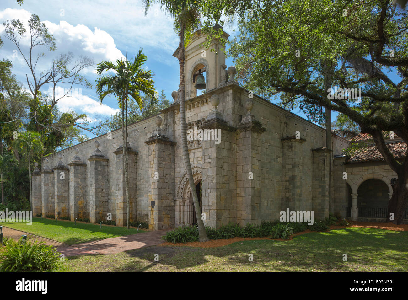 Resultado de imagem para mosteiro espanhol em miami
