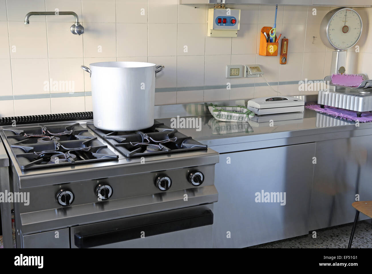 Industrial Kitchen Stove Fotos Industrial Kitchen Stove Imagens De Industrial Kitchen Stove Fotos Industrial Kitchen Stove Imagens De