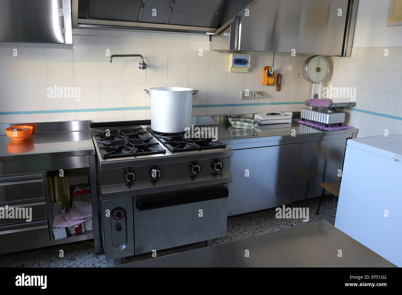 Industrial Kitchen Stove Fotos Industrial Kitchen Stove Imagens De Industrial Kitchen Stove Fotos Industrial Kitchen Stove Imagens De