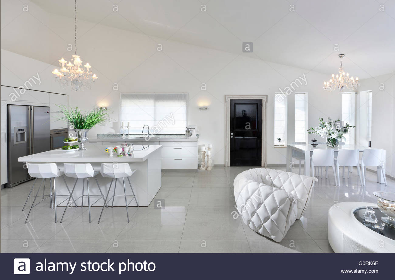 Villa Em Haifa Sala De Estar De Plano Aberto Com Sala De Estar E Villa Em Haifa Sala De Estar De Plano Aberto Com Sala De Estar E