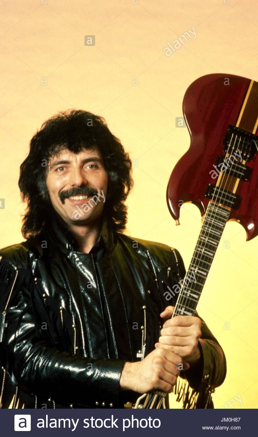 Retrato de Tony Iommi do Black Sabbath. © RTMarino / MediaPunch crédito ...