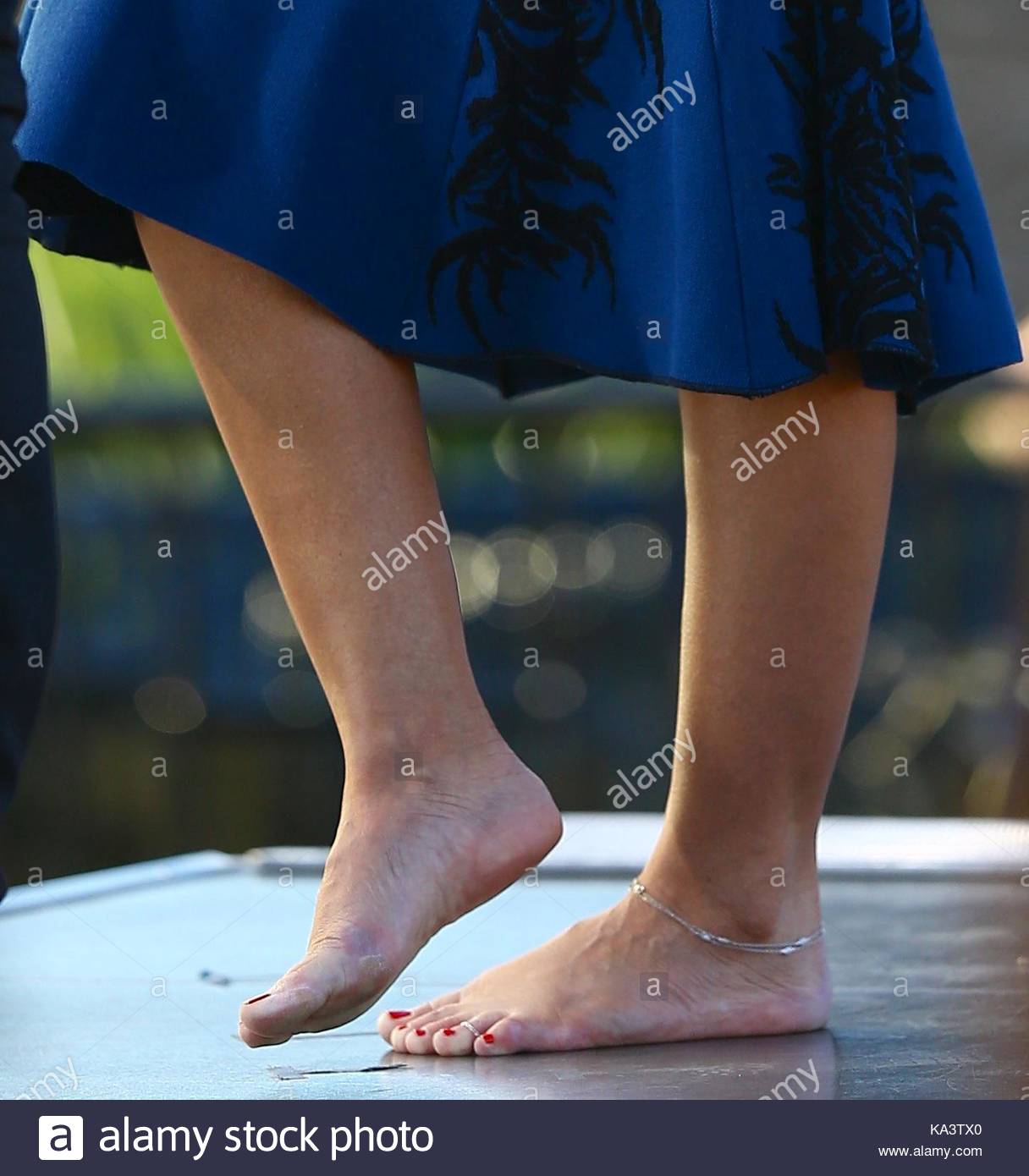 Ameture Teen Sex Videos Leah Remini Bare Feet