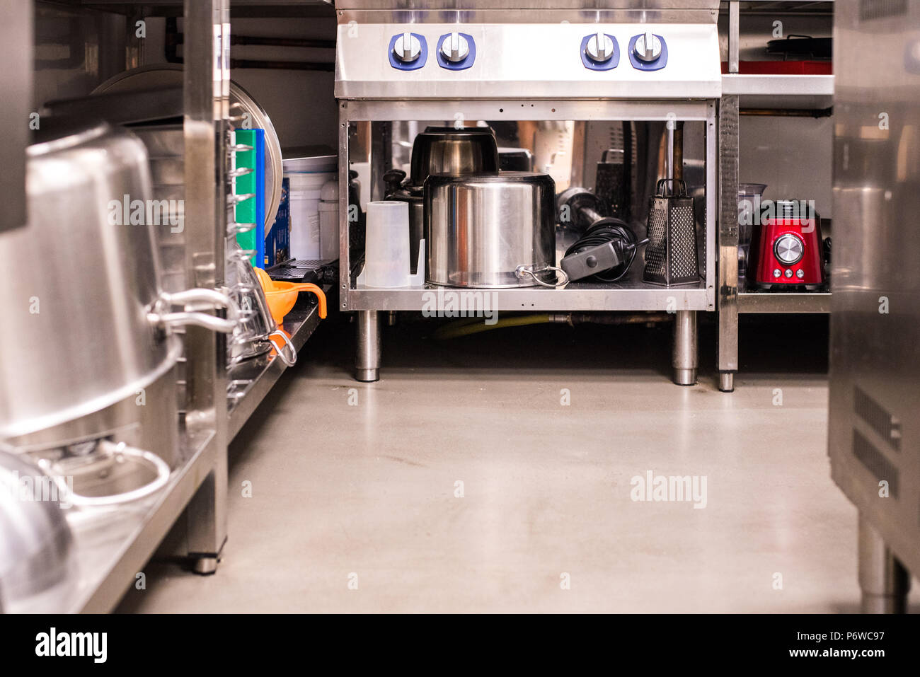 Industrial Kitchen Fotos Industrial Kitchen Imagens De Stock Alamy Industrial Kitchen Fotos Industrial Kitchen Imagens De Stock Alamy
